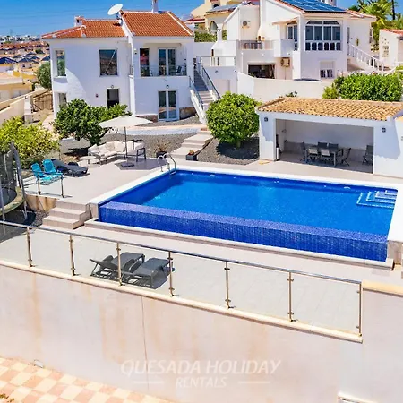 Paradise Quesada Villa *